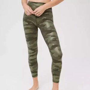 Offline by Aerie shimmer camouflage Hi-Rise real me 7/8 leggings Size XS